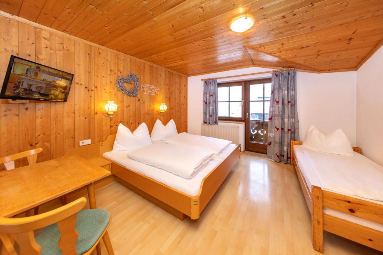 Pension Alpenrose Maishofen Exterior foto